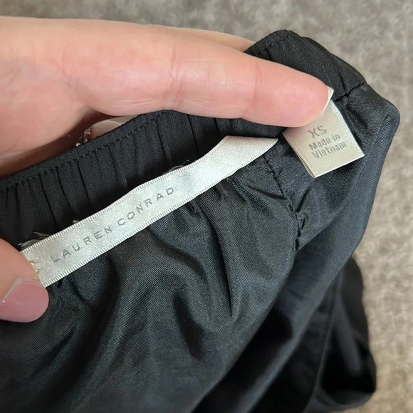 LC Lauren Conrad Black Scallop Shorts - Picture 4 of 5